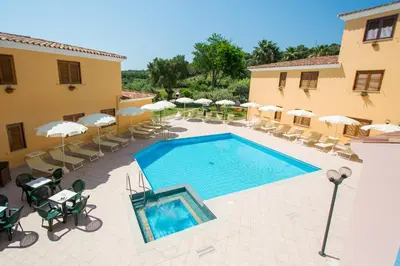 Piscina di Residence Cala Viola o nelle vicinanze