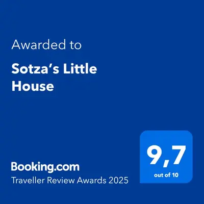Certificato, attestato, insegna o altro documento esposto da Sotza’s Little House