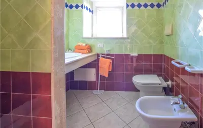 Bagno di 1 Bedroom Pet Friendly Home In Orosei