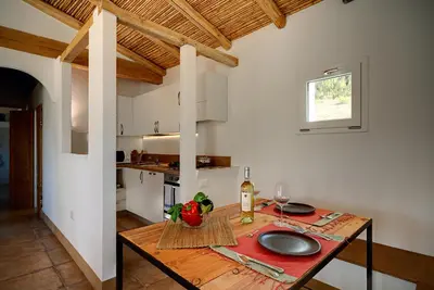 Cucina o angolo cottura di Auberge Santu Martine - Cottage with Pool - Ischierda