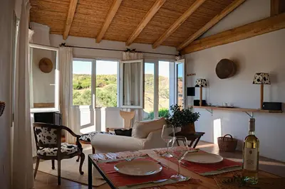 Area soggiorno di Auberge Santu Martine Cottage with Pool (Ollastru)