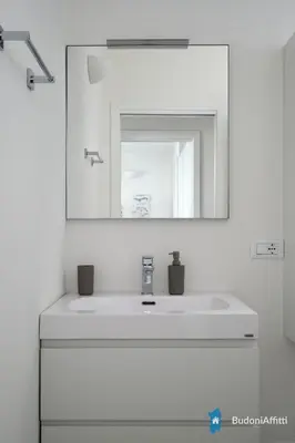 Bagno di Villetta indipendente al centro di BudoniAffitti