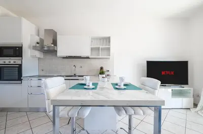 Cucina o angolo cottura di [SEA 10MIN] Modern house with pool in the hills
